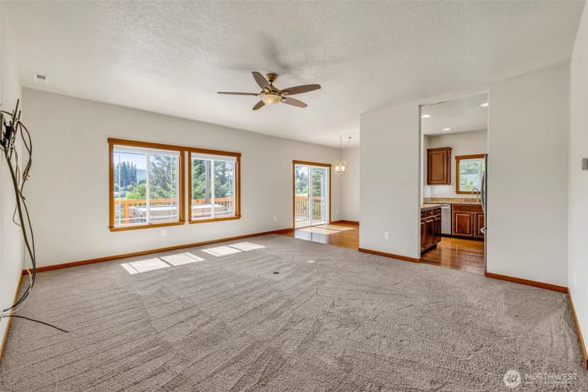 Property photo for 17127 Lakepoint Drive Se, Yelm photo 10