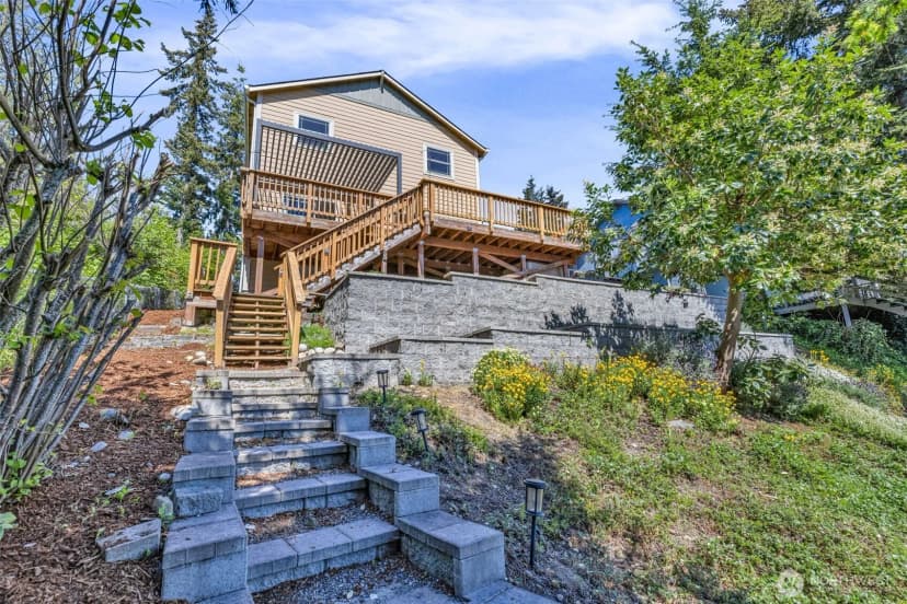 Property photo for 17127 Lakepoint Drive Se, Yelm photo 7