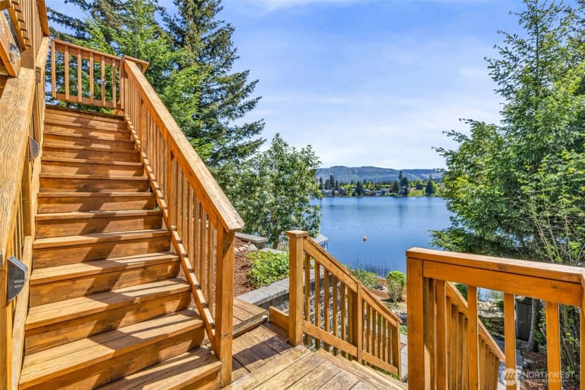 Property photo for 17127 Lakepoint Drive Se, Yelm photo 8