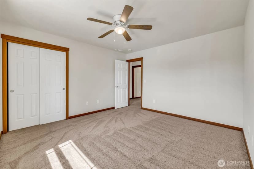Property photo for 17127 Lakepoint Drive Se, Yelm photo 21