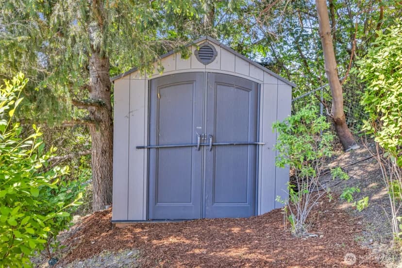 Property photo for 17127 Lakepoint Drive Se, Yelm photo 34
