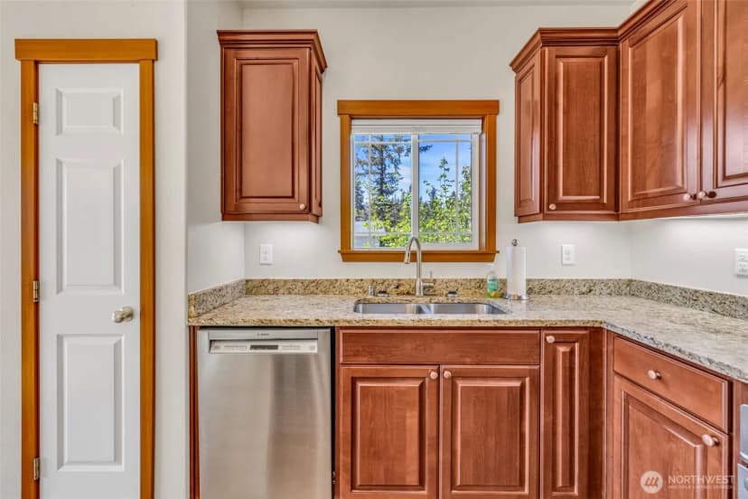 Property photo for 17127 Lakepoint Drive Se, Yelm photo 15