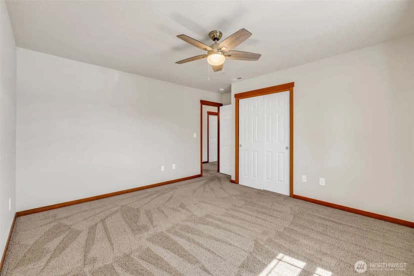 Property photo for 17127 Lakepoint Drive Se, Yelm photo 24