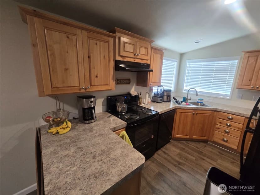Property photo for 10302 Lakeview Avenue Sw #25, Lakewood photo 8