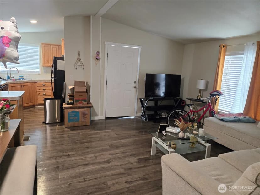 Property photo for 10302 Lakeview Avenue Sw #25, Lakewood photo 6