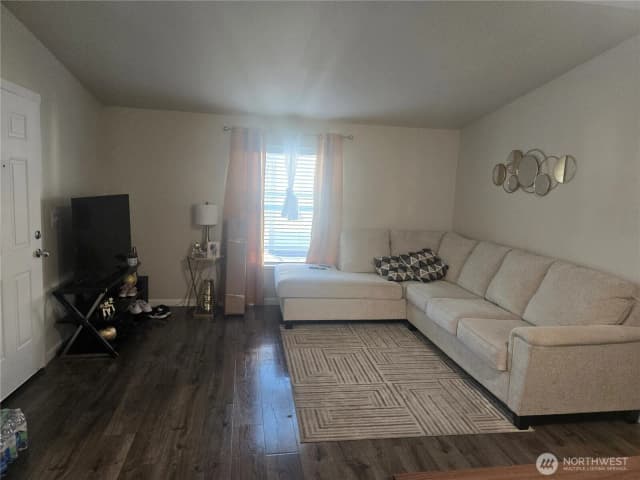 Property photo for 10302 Lakeview Avenue Sw #25, Lakewood photo 4