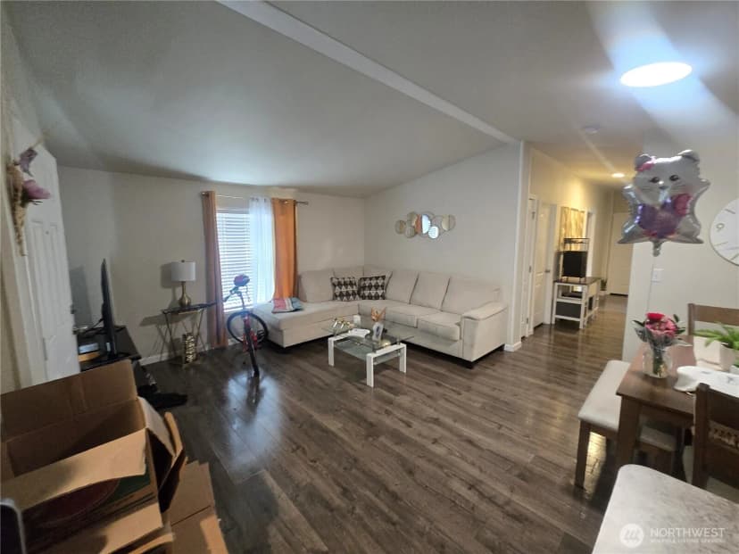Property photo for 10302 Lakeview Avenue Sw #25, Lakewood photo 5