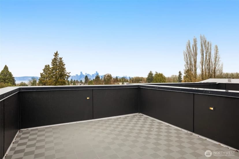 Property photo for 4409 B 21st Avenue Sw, Seattle photo 2