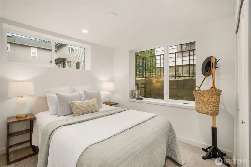 Property photo for 4409 B 21st Avenue Sw, Seattle photo 16