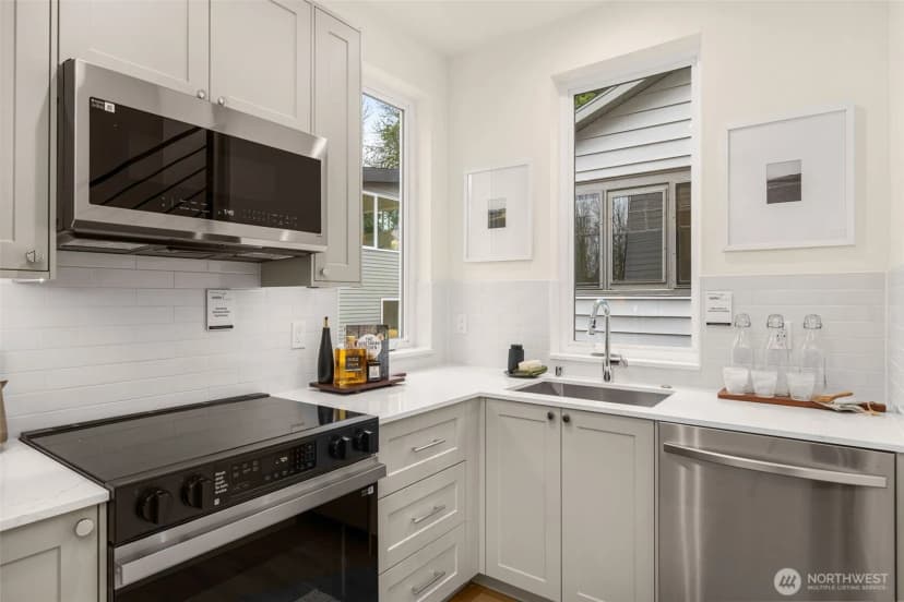 Property photo for 4409 B 21st Avenue Sw, Seattle photo 9