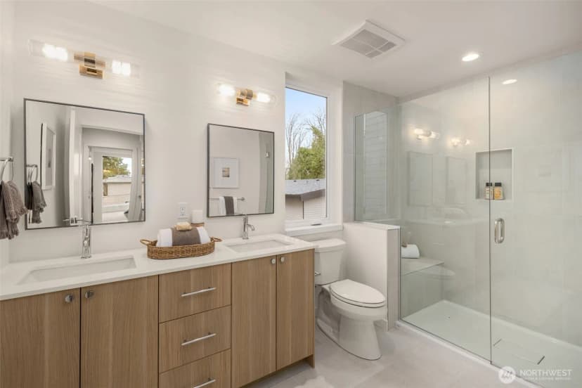 Property photo for 4409 B 21st Avenue Sw, Seattle photo 13