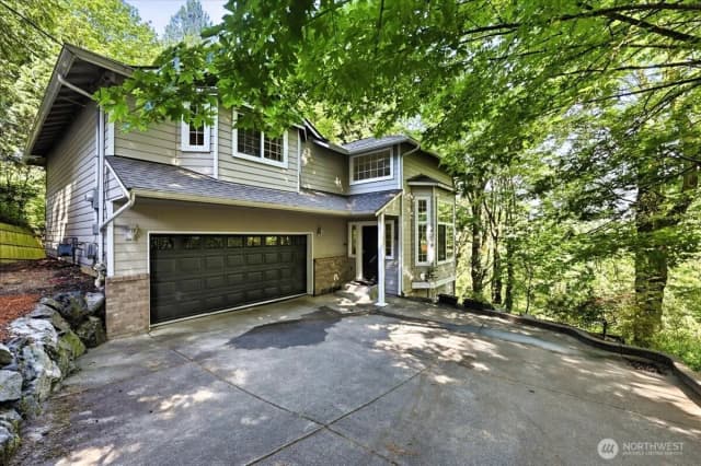 Property photo for 6534 Ne 198th Street, Kenmore