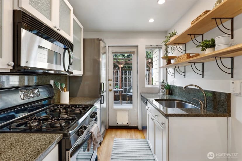 Property photo for 1601 22nd Avenue #2118, Seattle photo 11