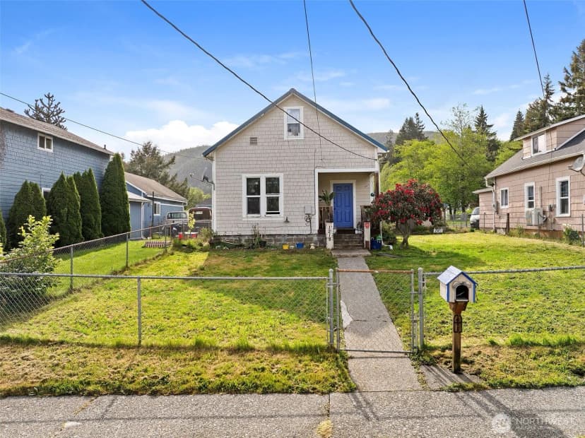 Property photo for 1218 Cedar Street, Raymond