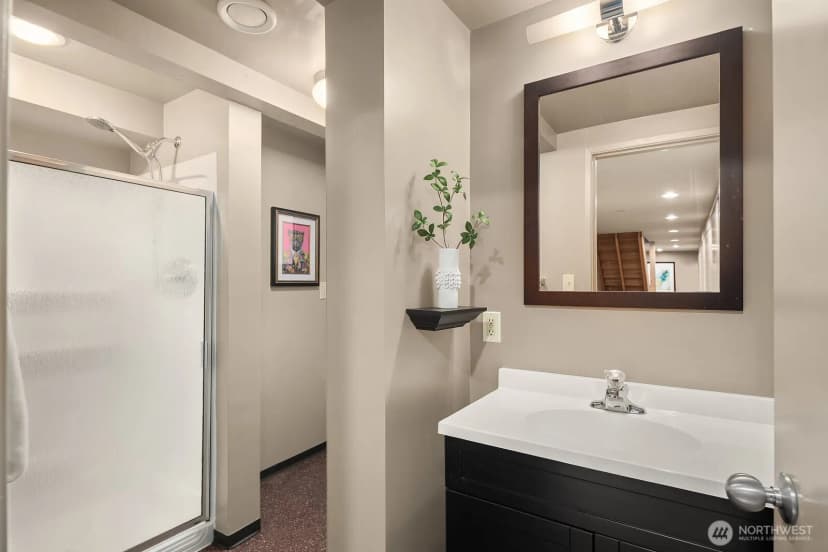 Property photo for 15717 62nd Avenue Ne, Kenmore photo 25