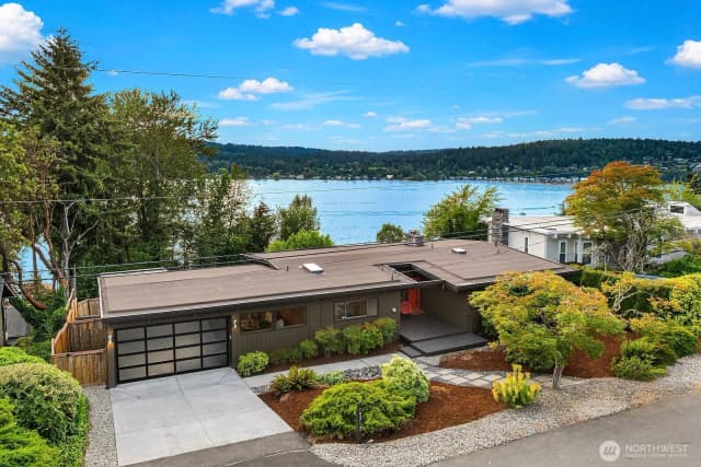 Property photo for 15717 62nd Avenue Ne, Kenmore