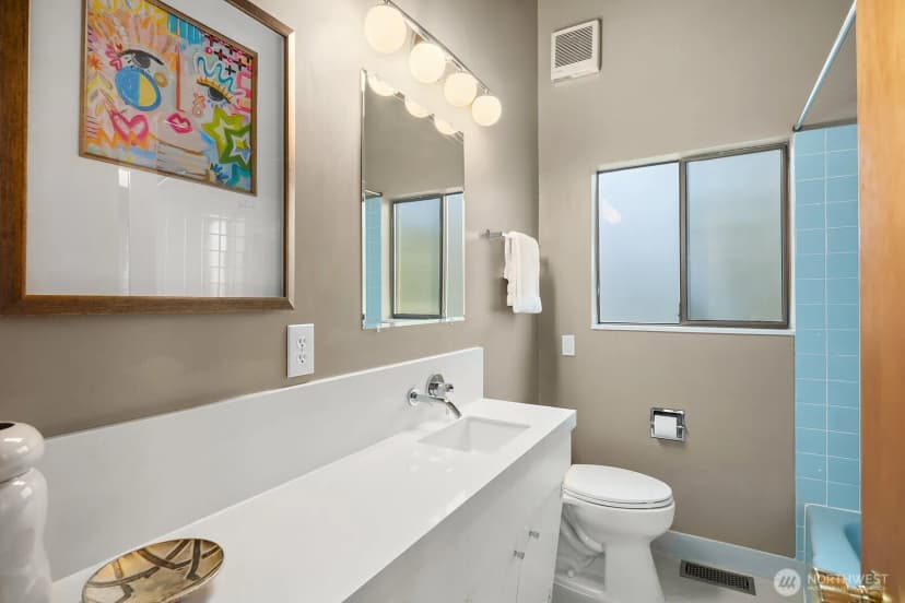 Property photo for 15717 62nd Avenue Ne, Kenmore photo 19