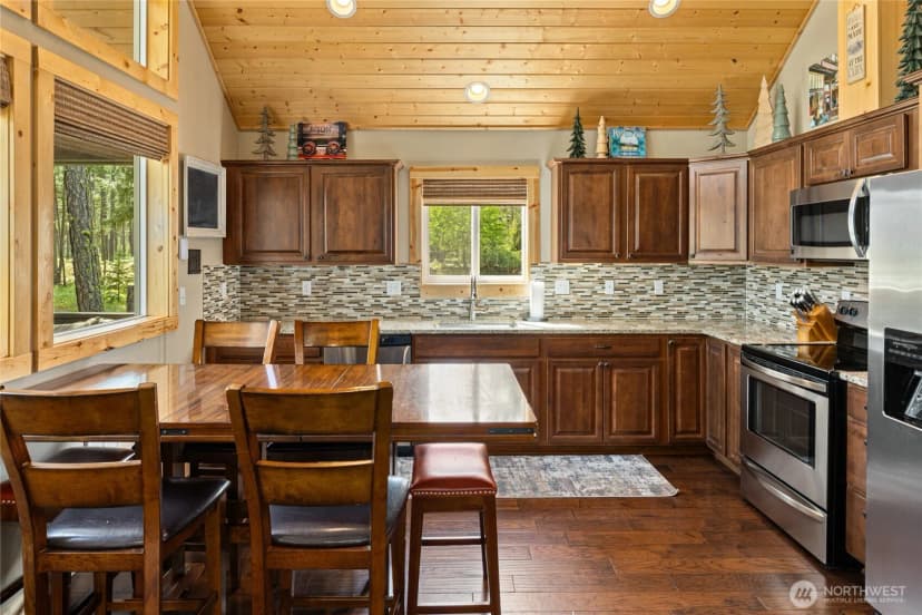Property photo for 910 Bakers Road, Ronald photo 21