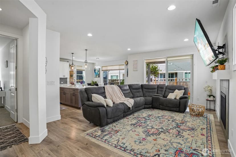 Property photo for 22862 Birch Avenue Se, Black Diamond photo 3