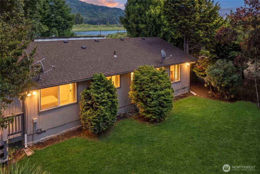 Property photo for 369 E Birnie Slough Road, Cathlamet photo 3