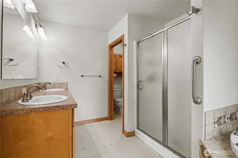 Property photo for 150 E Shadow Lane, Shelton photo 13