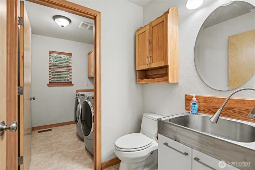 Property photo for 150 E Shadow Lane, Shelton photo 24