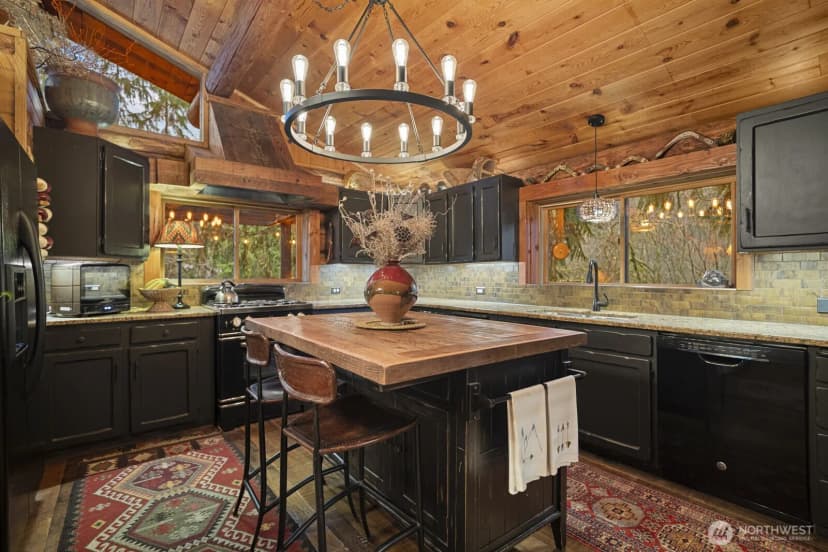 Property photo for 18904 233rd Avenue Ne, Woodinville photo 9