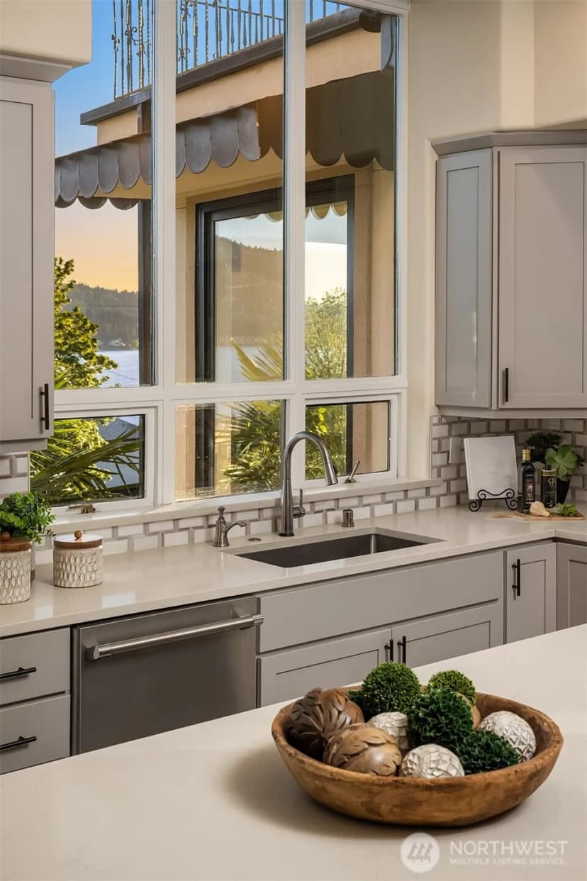 Property photo for 3921 202nd Place Se, Sammamish photo 10