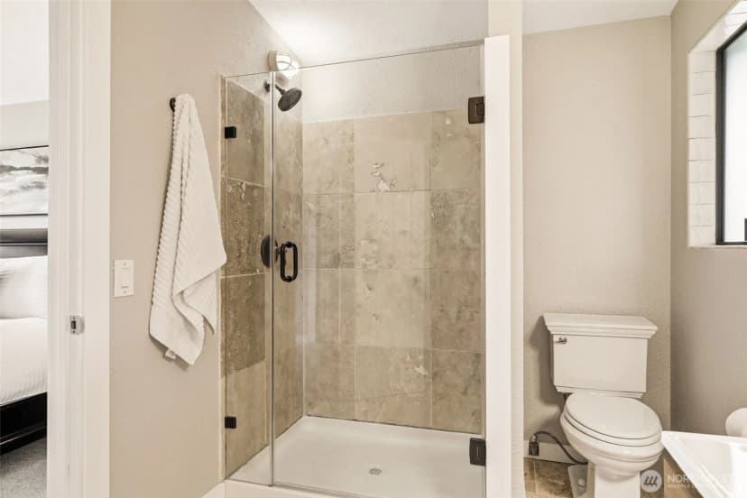 Property photo for 5578 Broad View Avenue Ne, Tacoma photo 26
