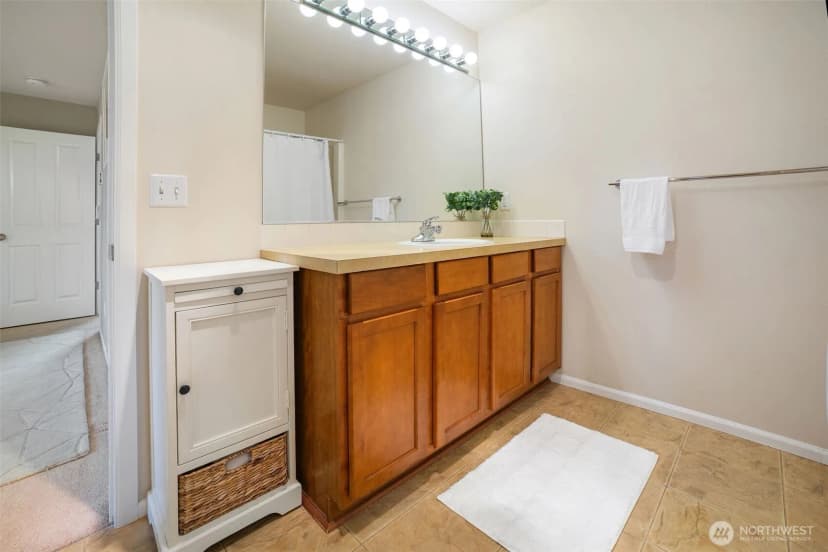 Property photo for 6012 Pennsylvania Street Se, Lacey photo 10