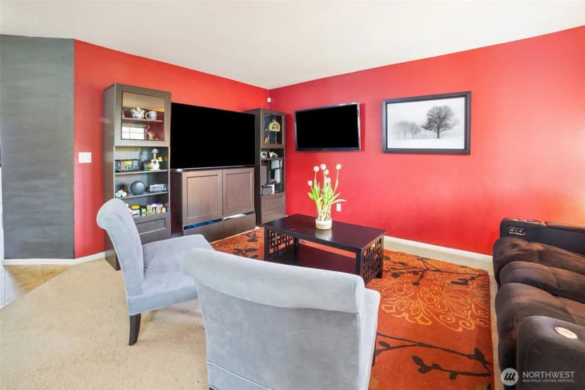 Property photo for 6012 Pennsylvania Street Se, Lacey photo 3