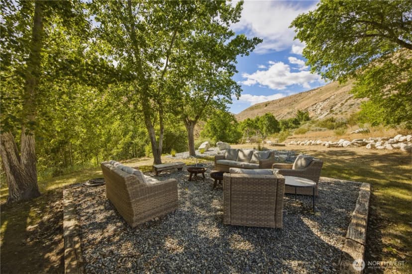Property photo for 25505 C Us Hwy 97, Pateros photo 27