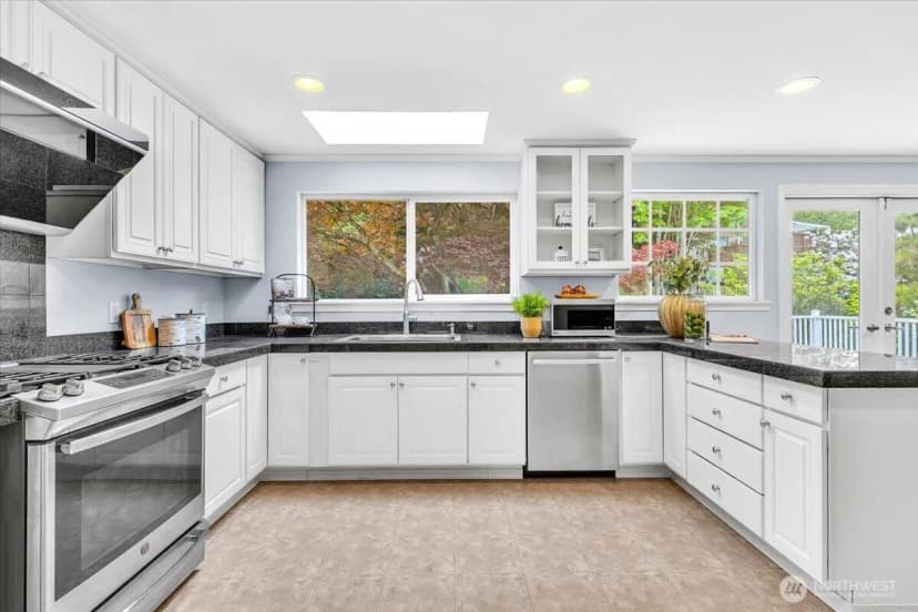 Property photo for 3417 77th Avenue Se, Mercer Island photo 9