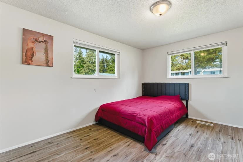 Property photo for 709 Enterprise Drive Ne, Lacey photo 11