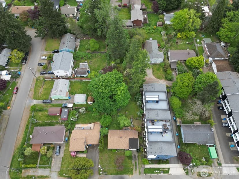 Property photo for 18034 10th Avenue Ne, Shoreline photo 5