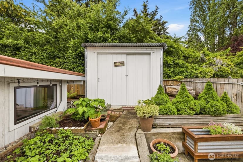Property photo for 13009 6th Place Sw, Burien photo 32