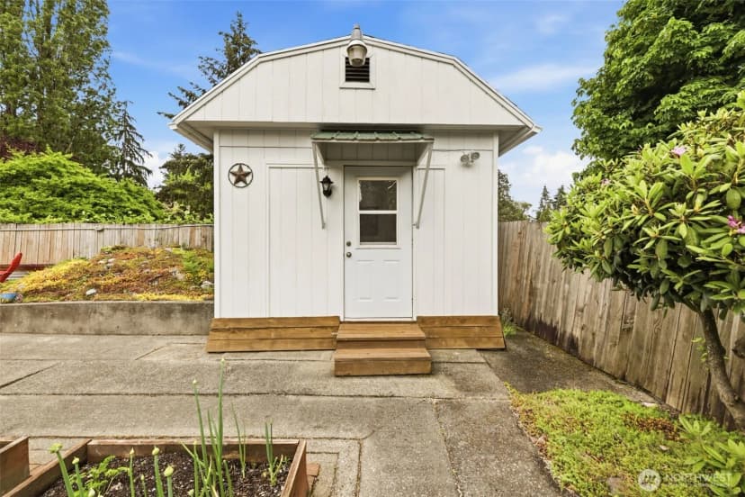 Property photo for 13009 6th Place Sw, Burien photo 24