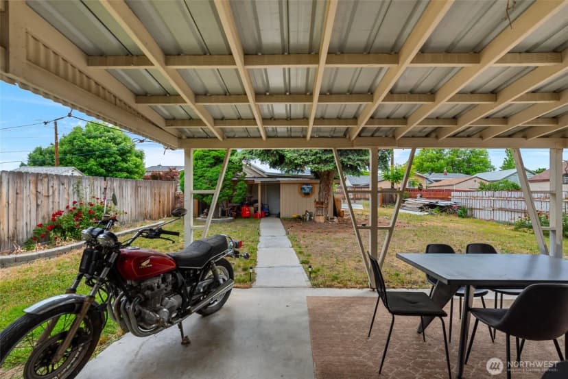 Property photo for 925 Monroe Street, Wenatchee photo 18
