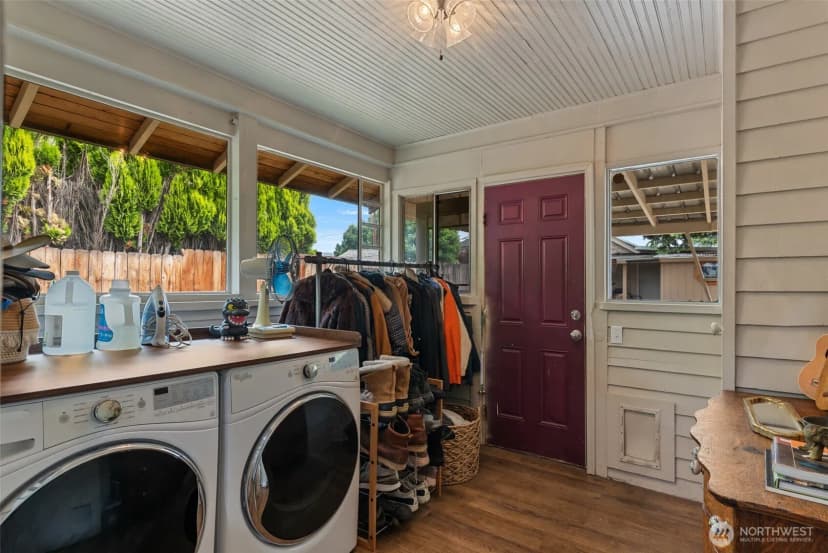 Property photo for 925 Monroe Street, Wenatchee photo 16