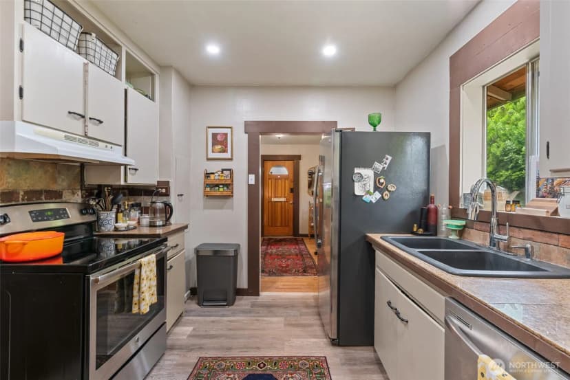 Property photo for 925 Monroe Street, Wenatchee photo 9