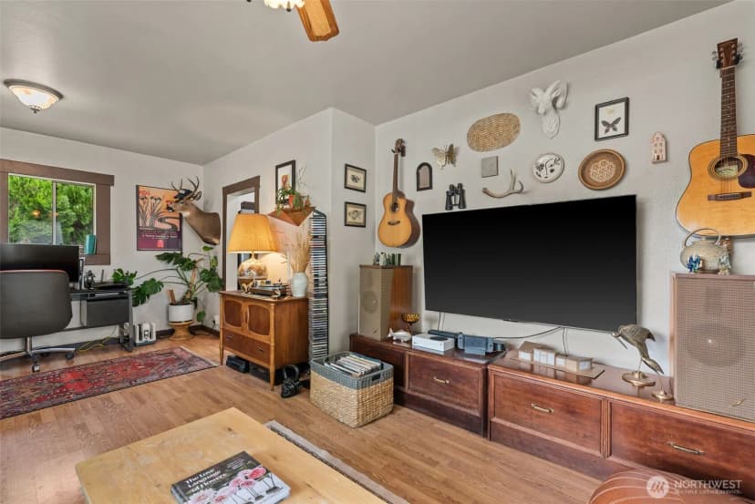Property photo for 925 Monroe Street, Wenatchee photo 4