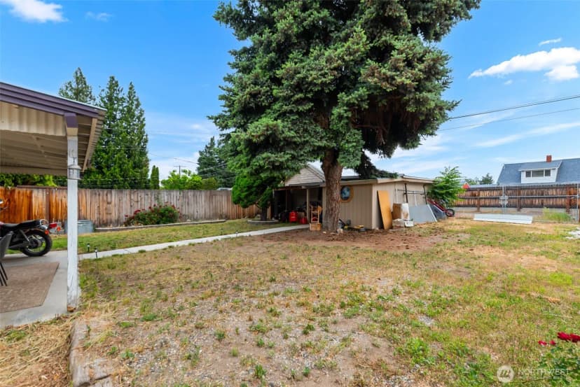 Property photo for 925 Monroe Street, Wenatchee photo 19