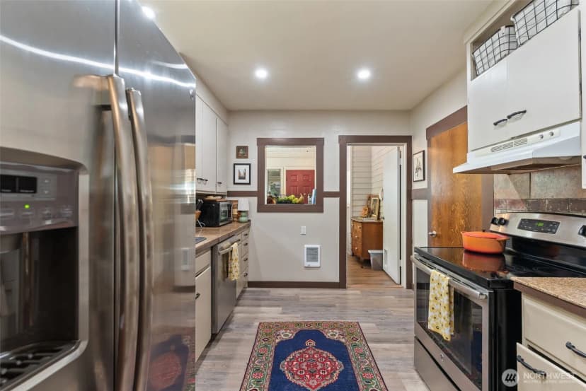 Property photo for 925 Monroe Street, Wenatchee photo 8