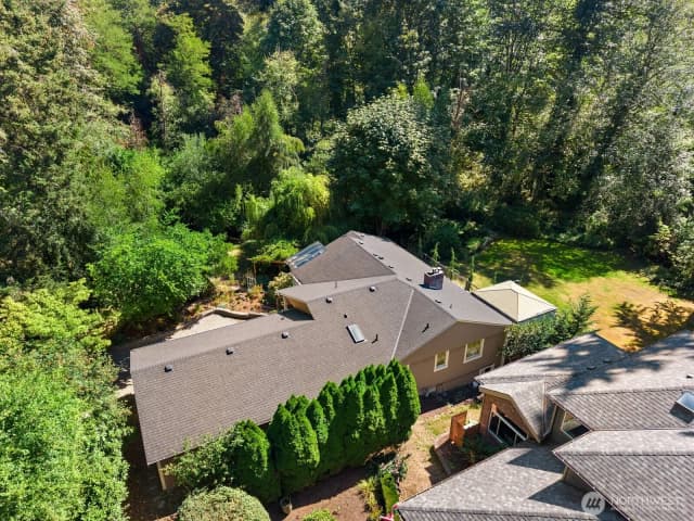 Property photo for 11019 Ne 140th Street, Kirkland photo 3