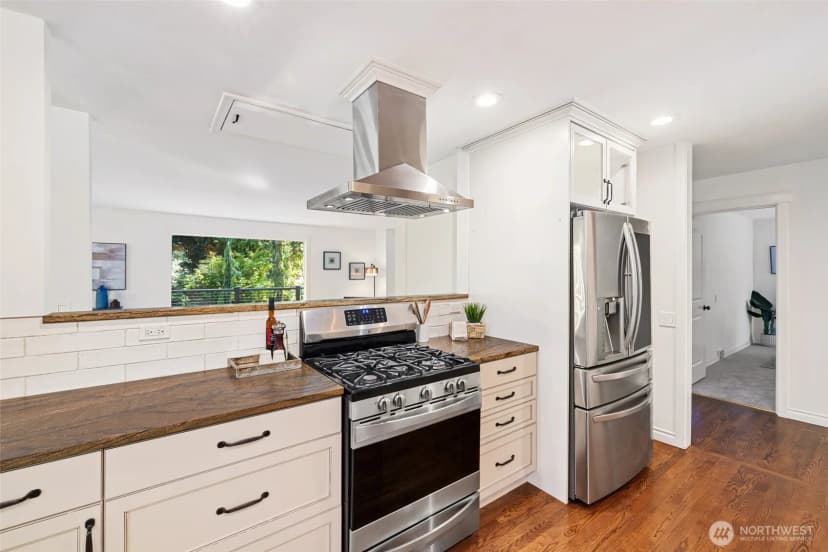 Property photo for 11019 Ne 140th Street, Kirkland photo 12