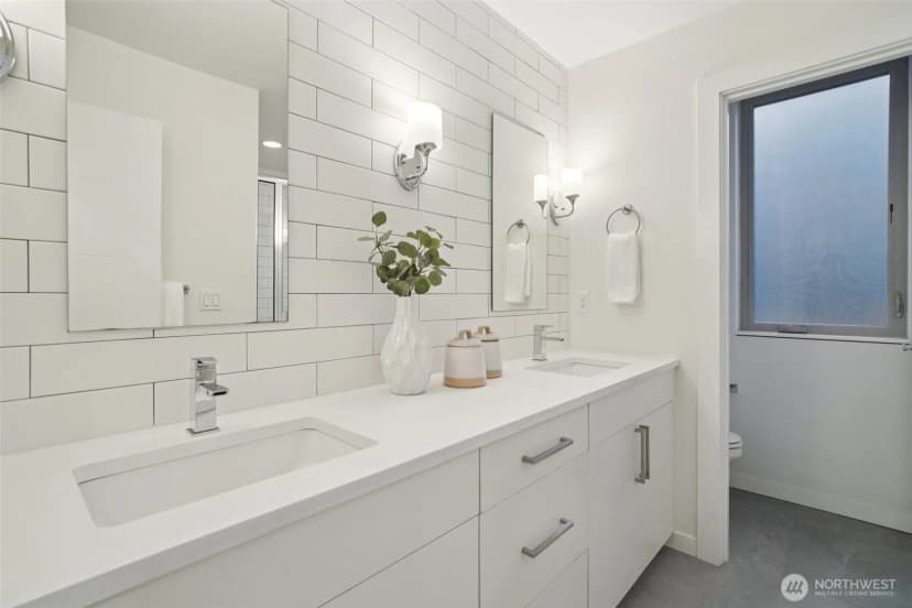 Property photo for 3817 B California Avenue Sw, Seattle photo 19