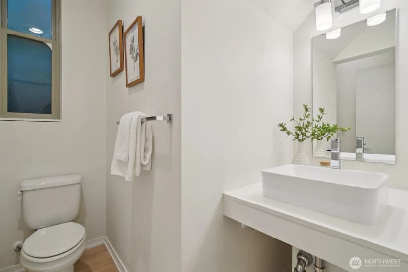Property photo for 3817 B California Avenue Sw, Seattle photo 14