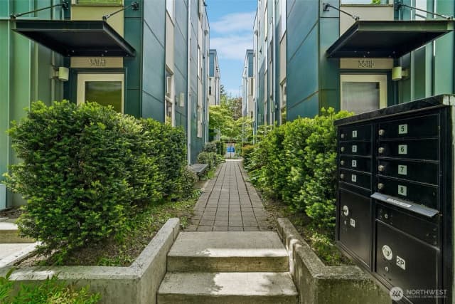 Property photo for 3817 B California Avenue Sw, Seattle photo 2