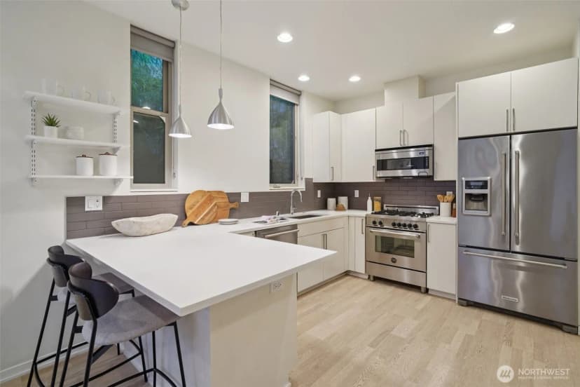 Property photo for 3817 B California Avenue Sw, Seattle photo 13