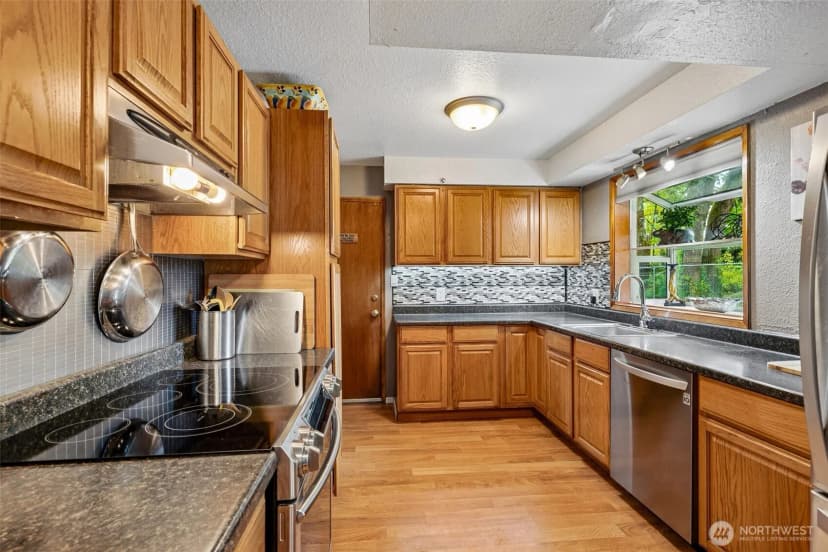 Property photo for 16625 190th Ave Se, Renton photo 10